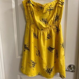 Yellow strapless dress